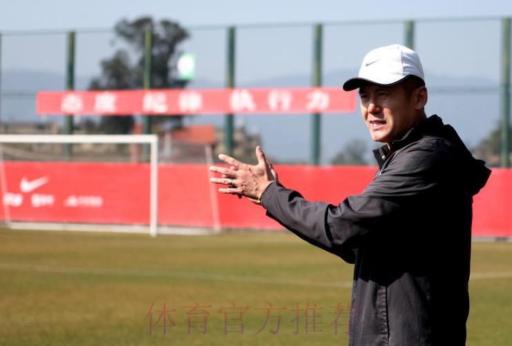 杨晨寄语弟子：进军世少赛，未来挑大梁